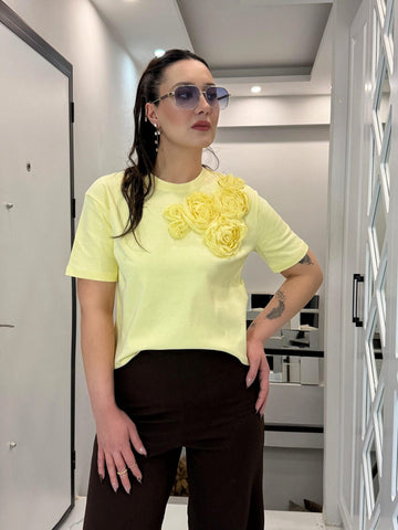 PREMİUM ÇİÇEK DETAYLI T-SHIRT