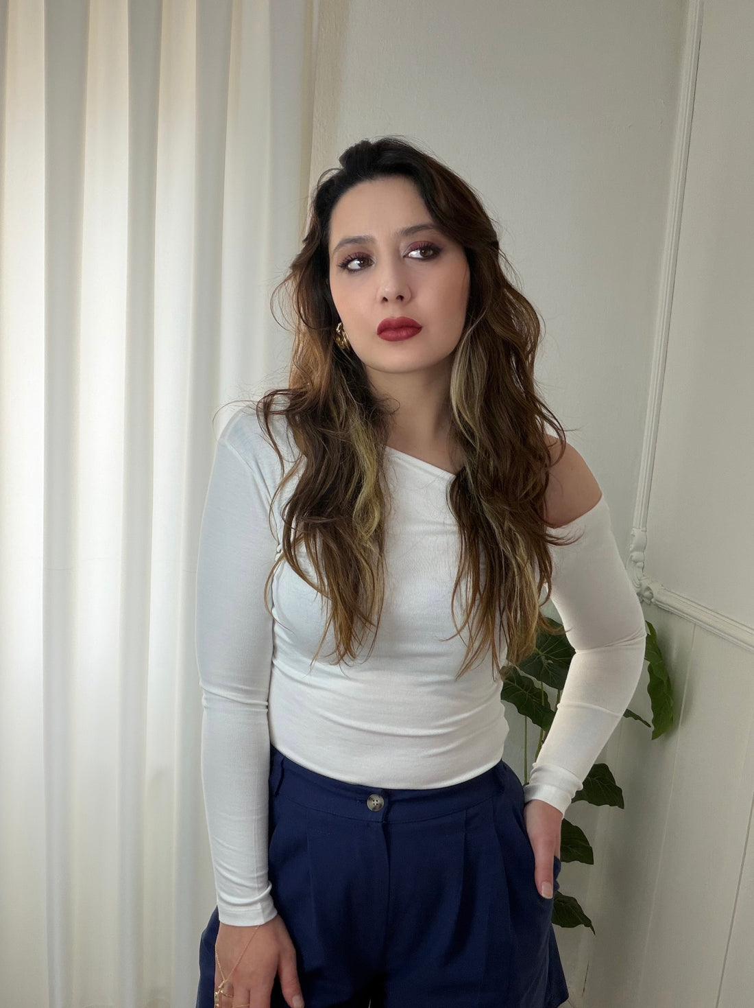 DÜŞÜK OMUZ HAMUR DOKU BLUZ