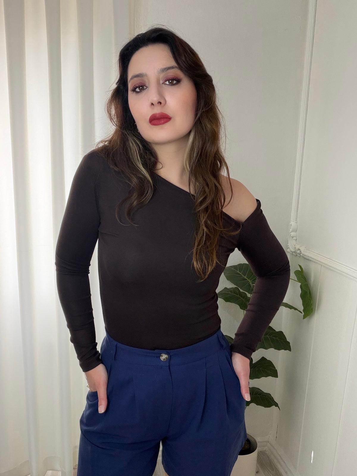 DÜŞÜK OMUZ HAMUR DOKU BLUZ