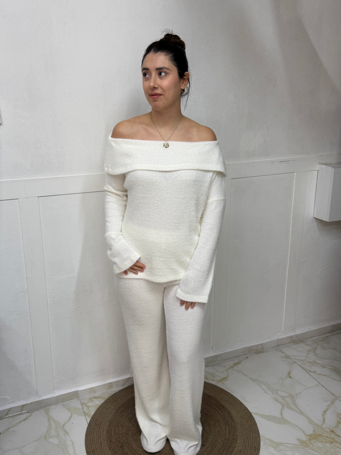 BEYAZ YUMOŞ TRİKO TAKIM