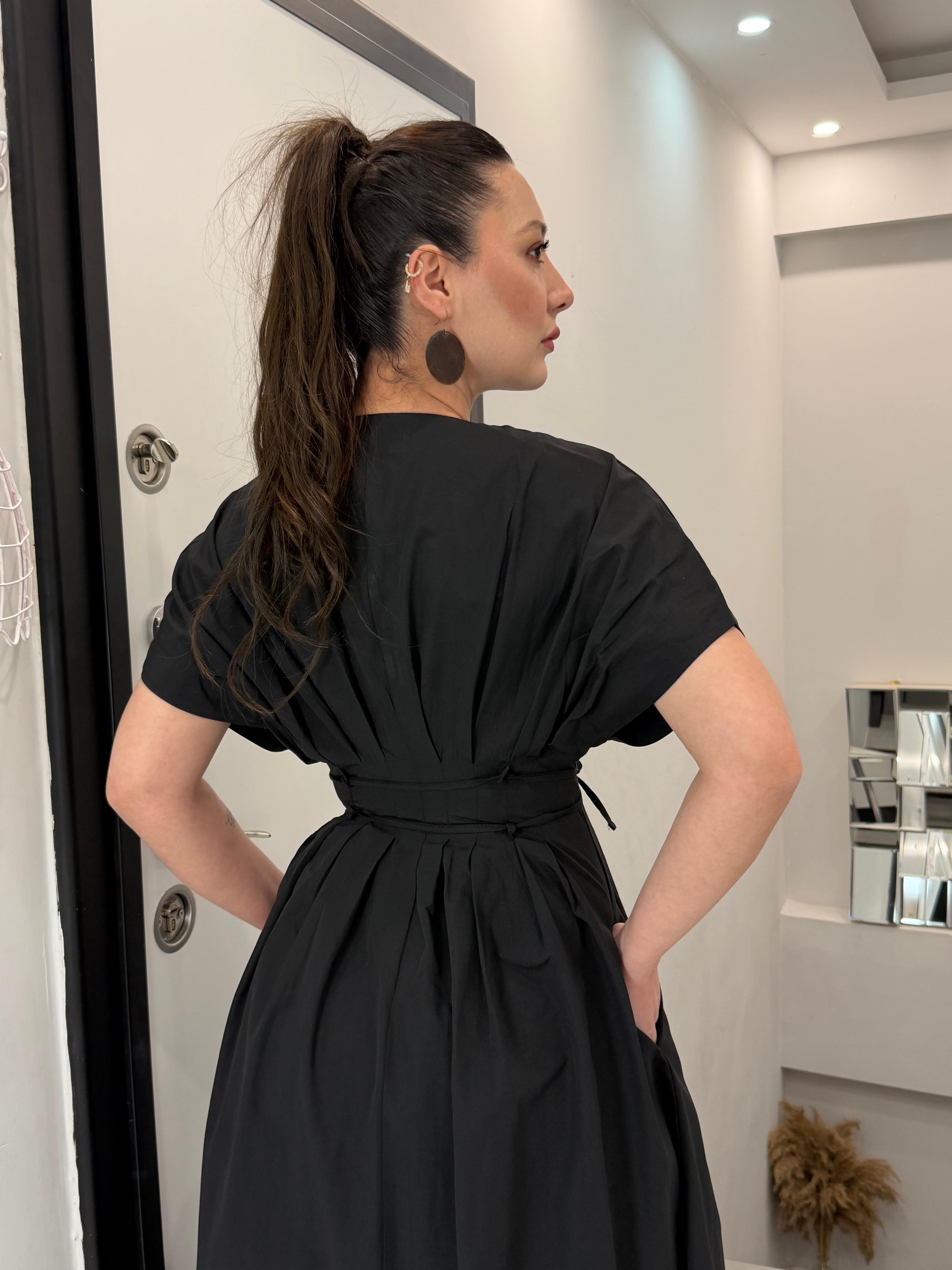KUŞAK DETAYLI ŞIK VE ZARİF MİDİ ELBİSE