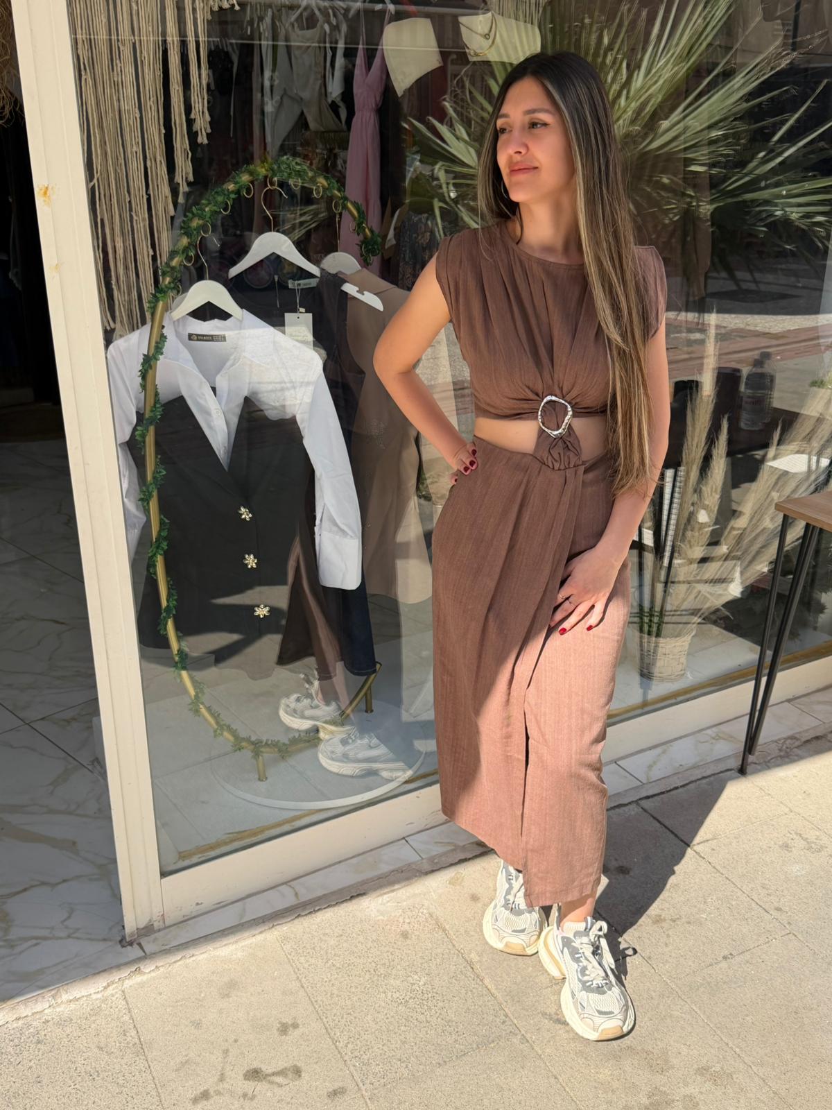 BEL DETAYLI ŞIK VE ZARİF KETEN ELBİSE
