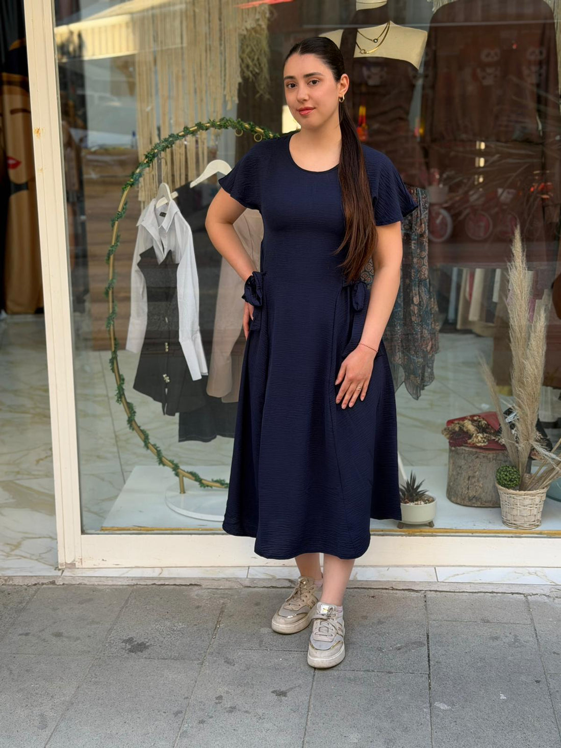 BEL BAĞLAMA DETAYLI ŞIK VE AKICI ELBİSE